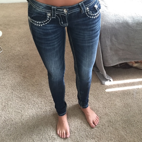 Dark wash Miss Me Skinnies - Picture 3 of 4