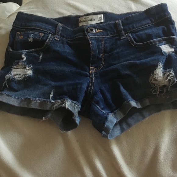Ripped short shorts