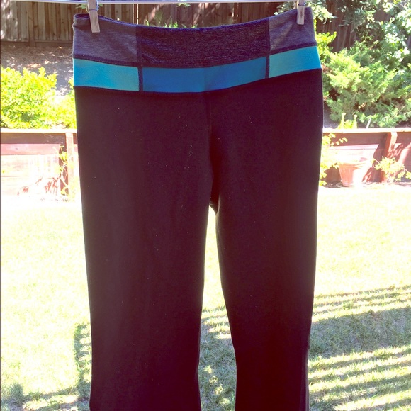 Lululemon black Groove pant size 4 used