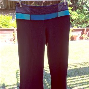 Lululemon black Groove pant size 4 used
