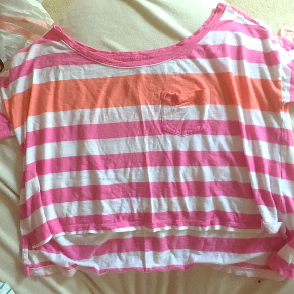 Tri-colored crop shirt