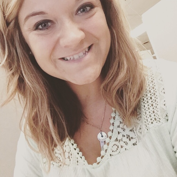 Meet your Posher, Crystal