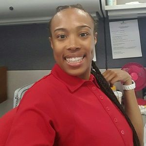 Meet your Posher, Dana