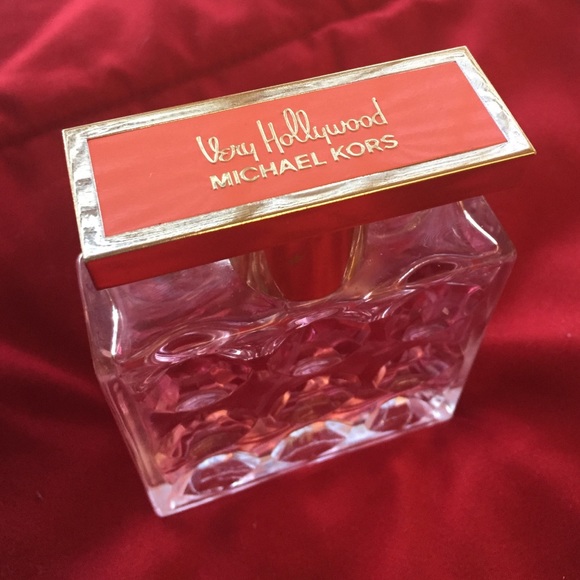 Michael Kors Very Hollywood perfume
