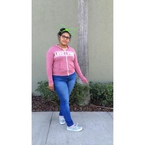 Meet your Posher, Nallely