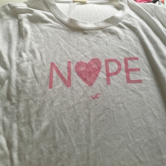 White and pink crop graphic shirt
