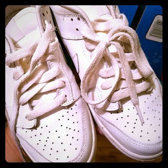 Low top nikes - Picture 1 of 4