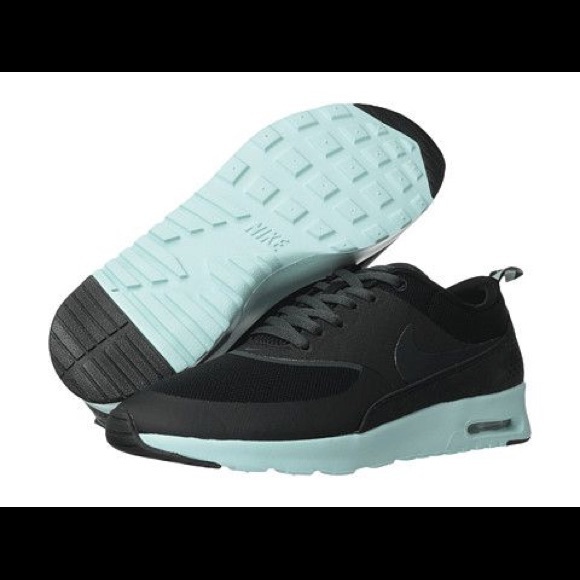 Nike Thea