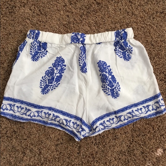 High waisted white fashion shorts