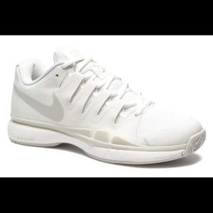 NWT Nike women's zoom vapor 9.5 tour shoesSIZE 9.5