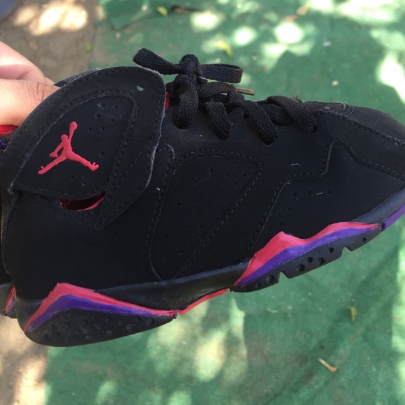 Jordans 9c raptors and Levi's shoes bundle