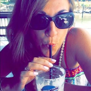 Meet your Posher, Sandy