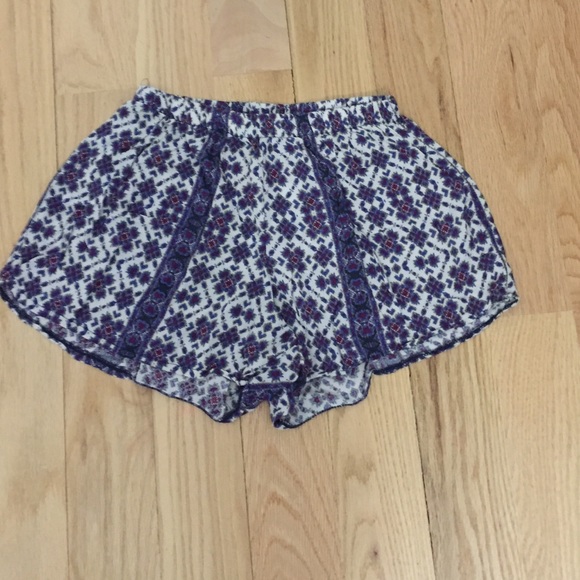 Brandy Melville patterned shorts