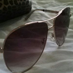 Guess gold aviator sunglasses