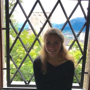 Meet your Posher, Lauren
