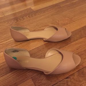 Nine West Tan Flat Sandals Size 8