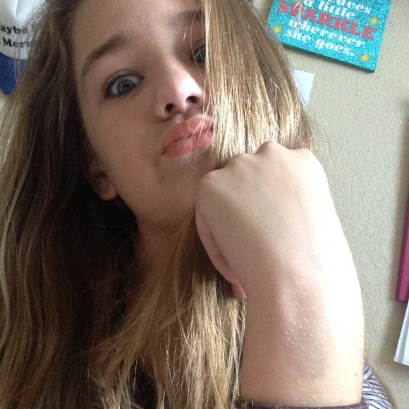 Meet your Posher, Isabella