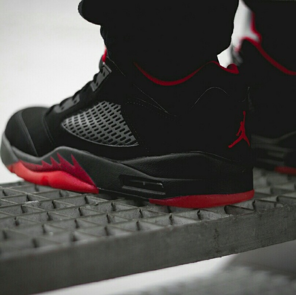 Sold on mercari.  Jordan retro alternate 90