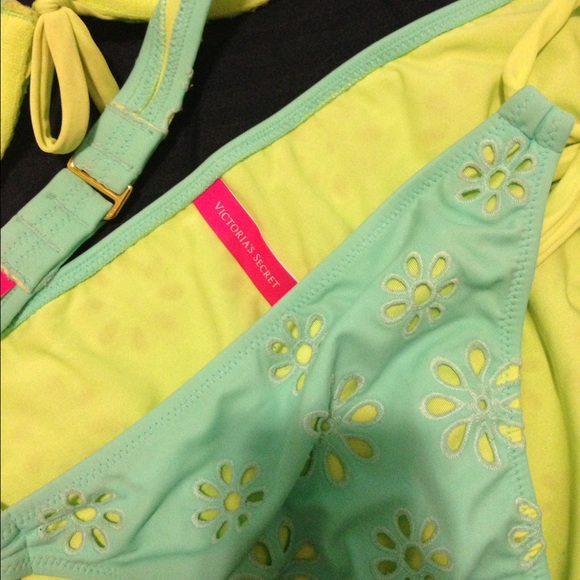 Victoria Secret two piece bikini set! - Picture 2 of 3