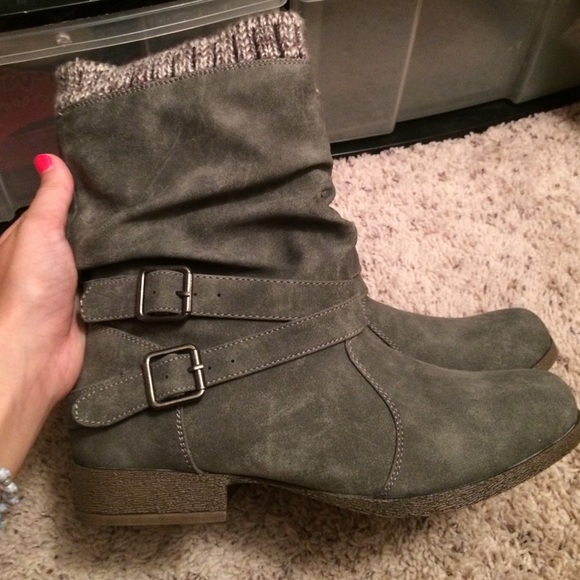 GREY BOOTIES NEVER WORN