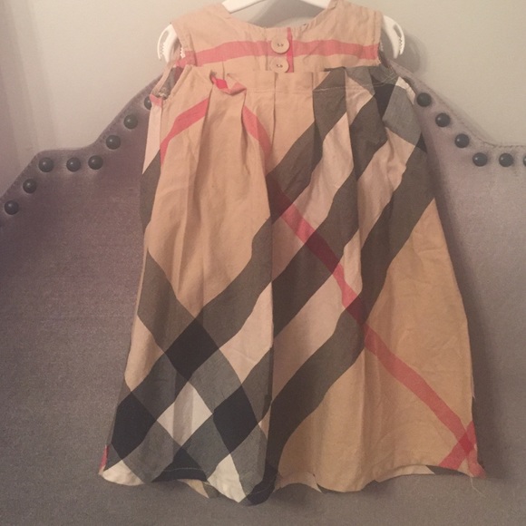 Girls Dress 4T (not Authentic)