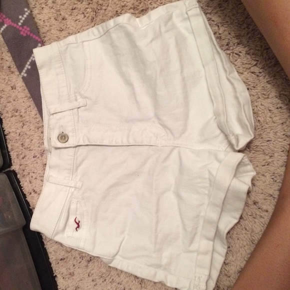 HOLLISTER HIGH WAIST SHORTS