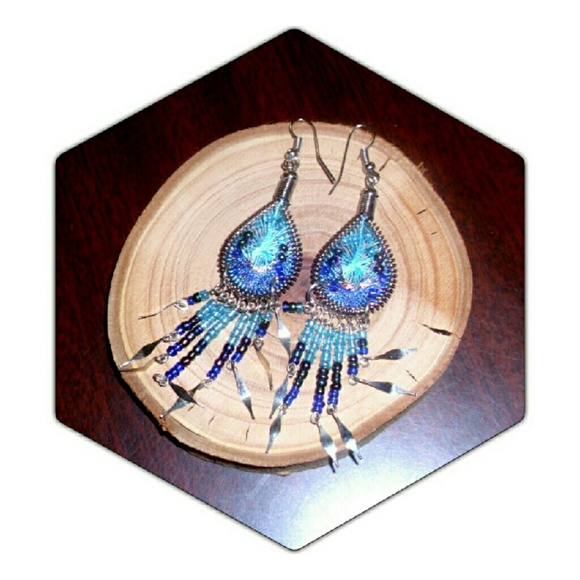 🍁 BLUE SILK BEADED EARRINGS - Picture 3 of 3
