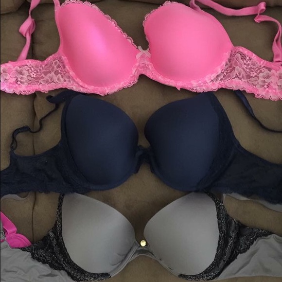 Women's Victoria Secret Bra's- Sz 32DD