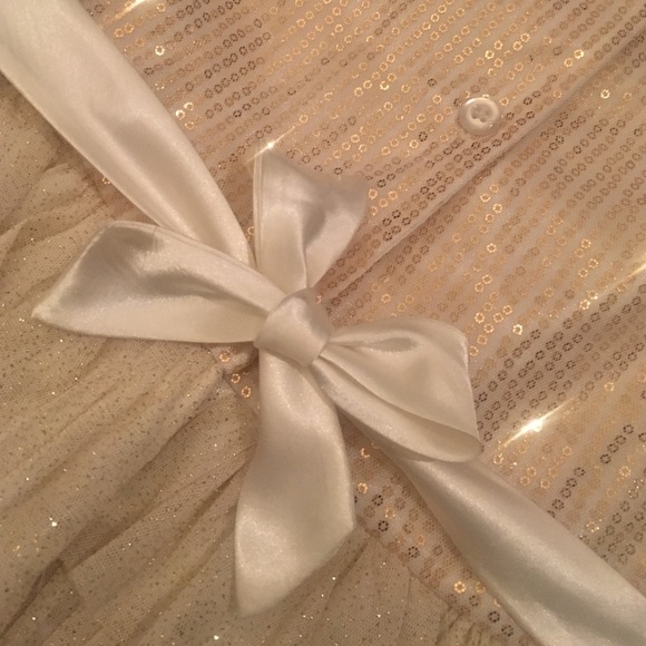 Golden Gown - Picture 4 of 4