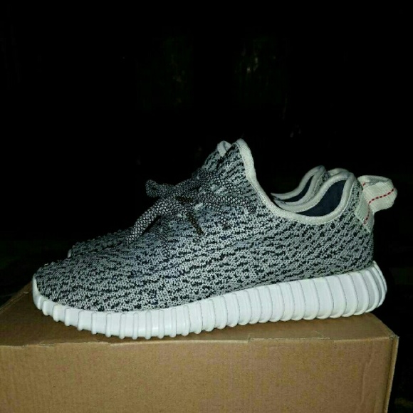 Turtle dove yeezy 350 - Picture 3 of 4