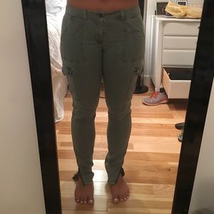 ✋🏼ON HOLD - American Eagle Cargo Pants