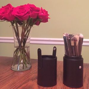 BRAND NEW! Bliss & Grace MakeUp Brush Set w/ Case