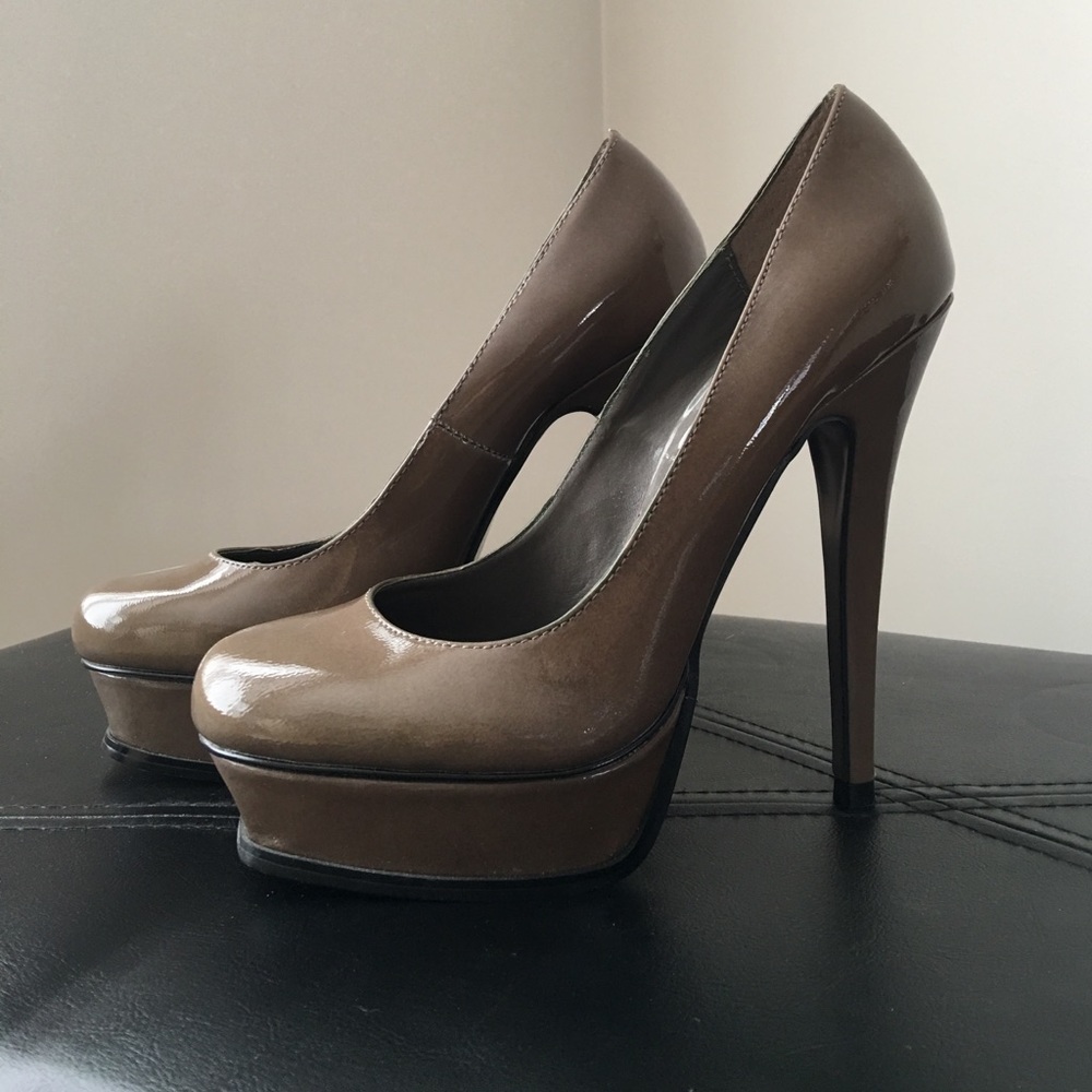 Steve Madden Surpass Grey Patent