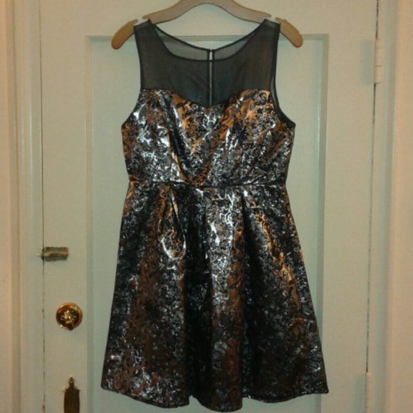 (NWOT) Navy & Silver floral cocktail dress