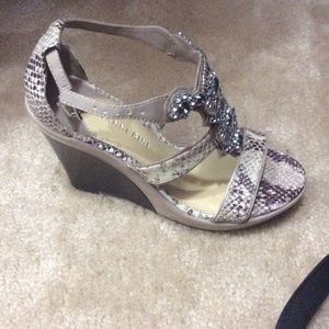 GIANNI BINI snake skin beaded wedge SIZE 7