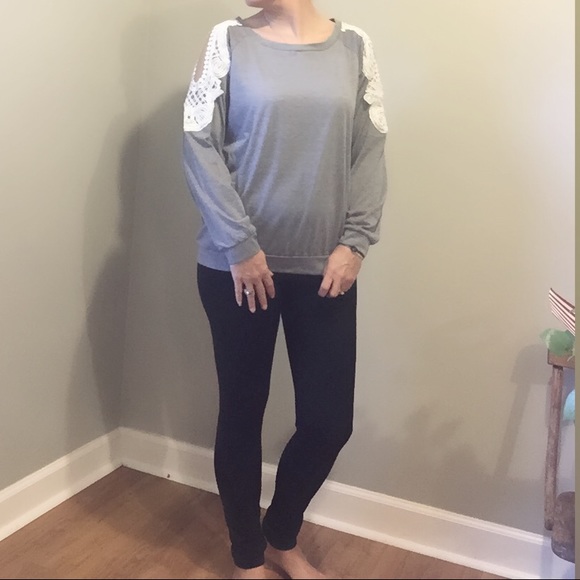 Cold Shoulder Pull Over - Picture 3 of 4