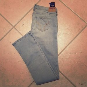 NWT! 👖Light Hollister Bootcut Jeans!