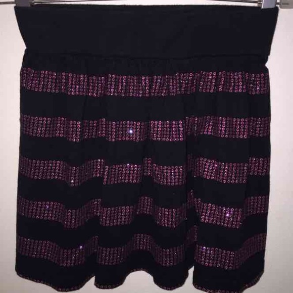 New! Sequin~Sz L~Sparkly Skirt