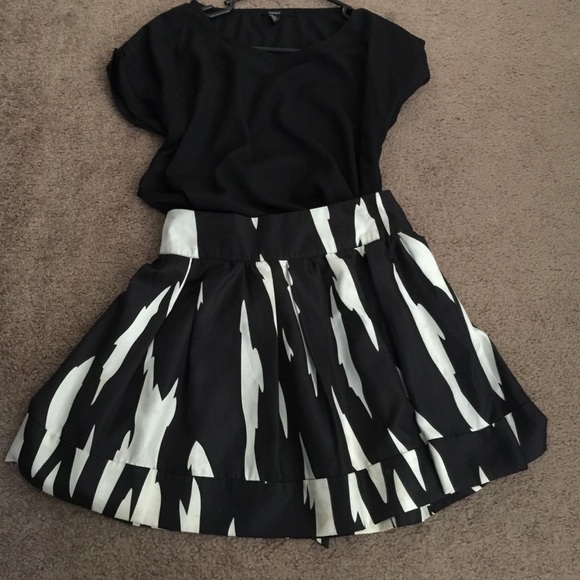 Black and white slight for and flare skirt