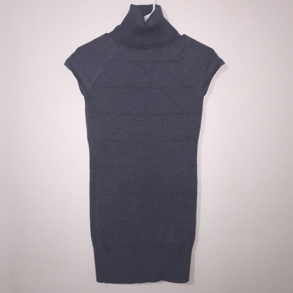 Two cap sleeve turtle necks - Picture 1 of 4
