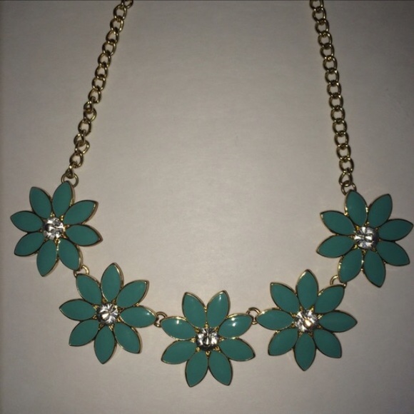 Statement necklace - Picture 3 of 3