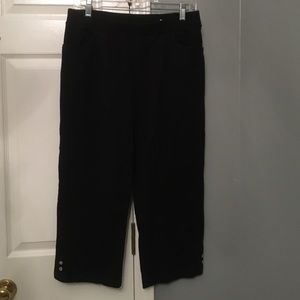 Black Weekends by Chicos Cropped Pants