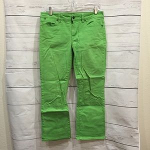 Green capris