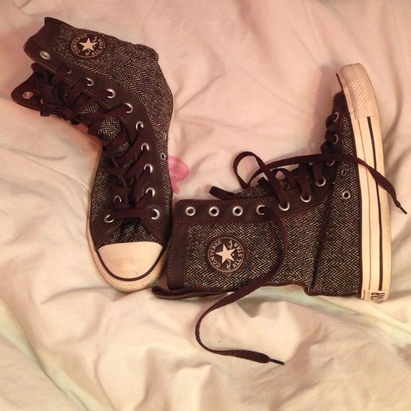 Size 6, High Top Brown Canvas Converse