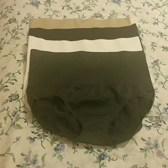 BRAND NEW YUMMIE SHAPE WEAR