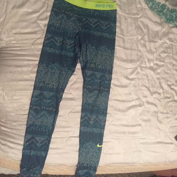 Nike Pro leggings