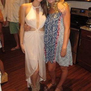 Beautiful gown only worn ONCE