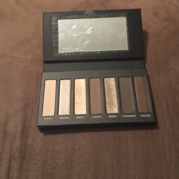 Addiction eye shadow palette 1