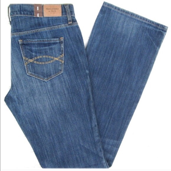 New Abercrombie and Fitch Emma boot cut jeans💜