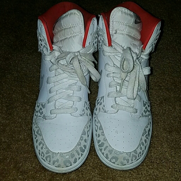 Women's Nike sneakers